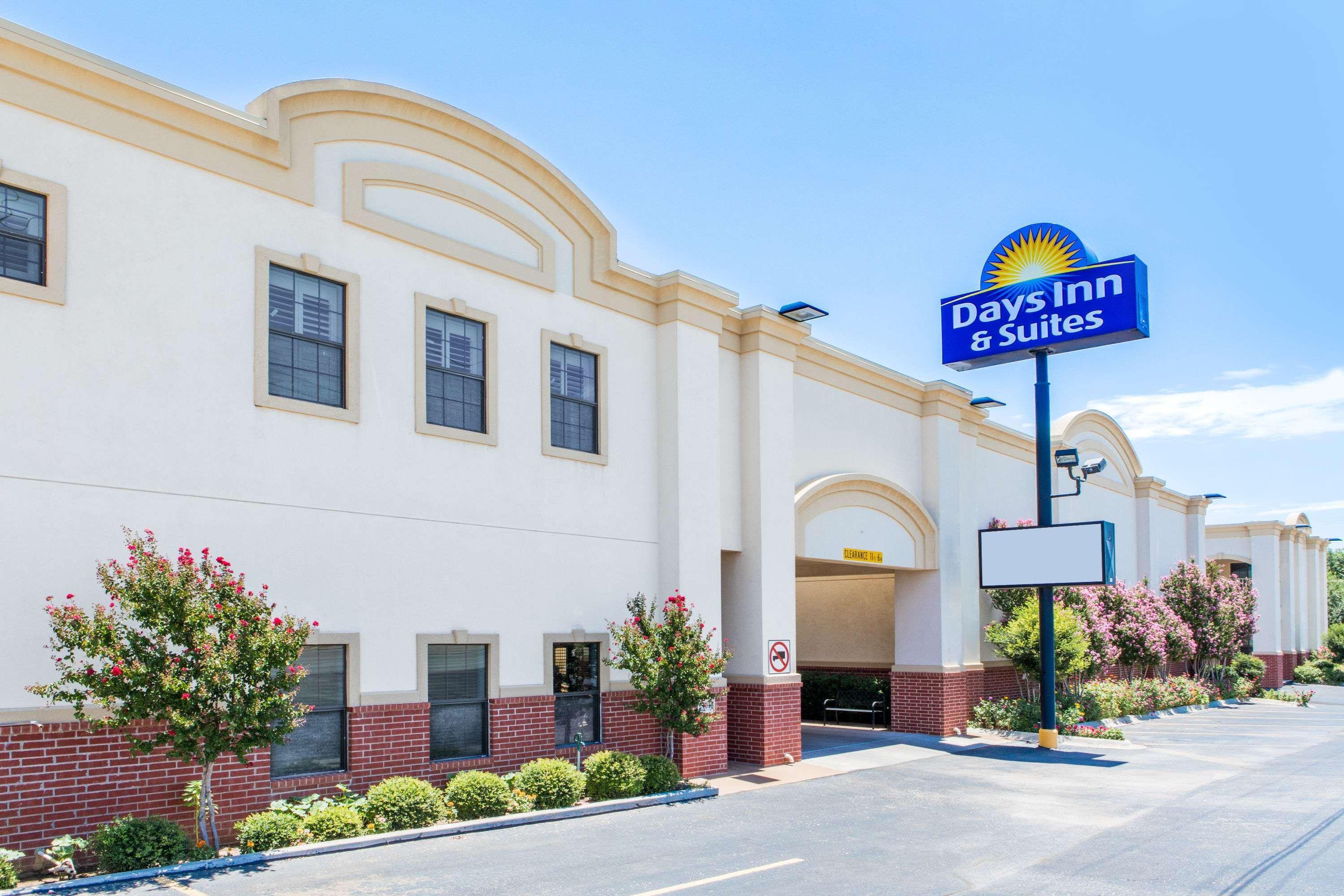 Days Inn & Suites Big Spring Eksteriør bilde